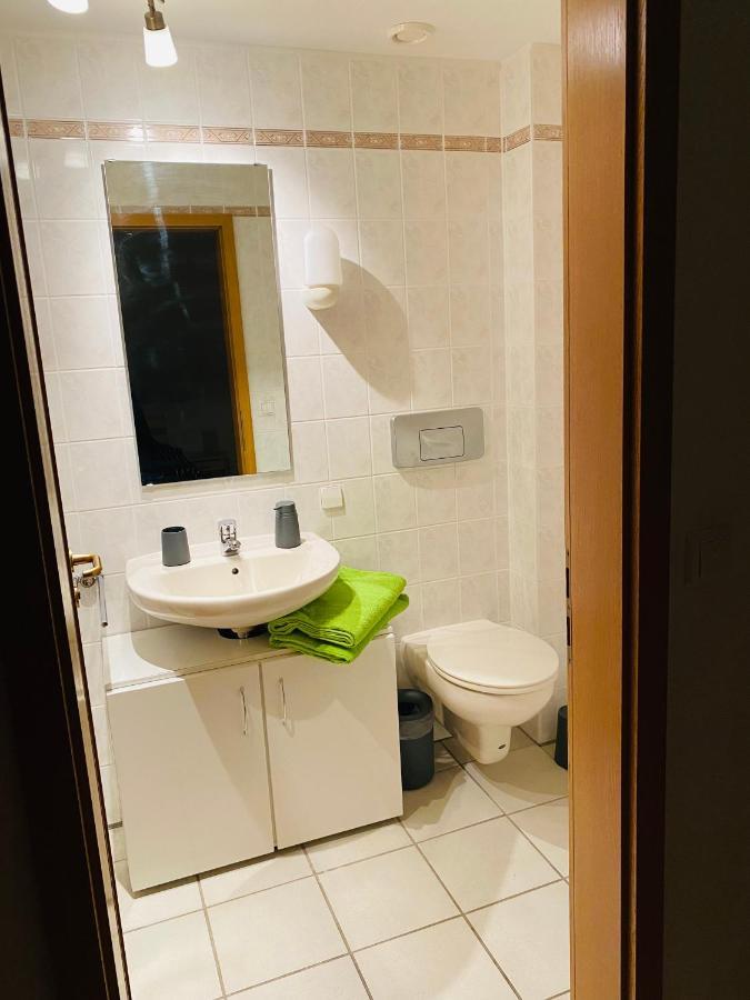 Ferienwohnung-/haus Mit Kostenfreiem Parkplatz *